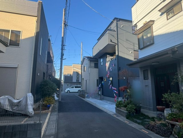  川口市本前川　新築一戸建て　1号棟の前面道路含む現地写真|前面道路含む現地写真です