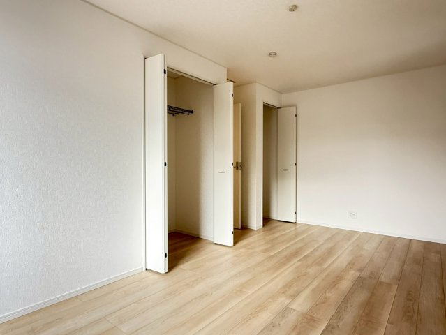 川口市前野宿第5　新築一戸建て　3号棟の寝室|広くて明るい寝室