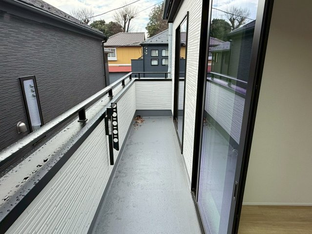 川口市峯14期　新築一戸建て　1号棟のバルコニー|バルコニーからの眺めを楽しみながら食事をしませんか