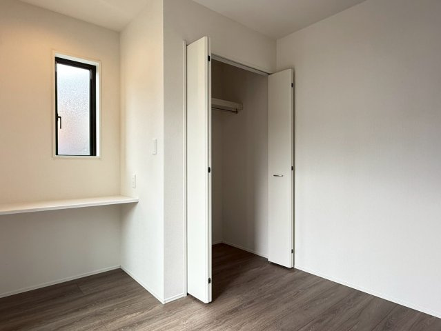 川口市峯14期　新築一戸建て　2号棟の洋室|落ち着いた色調の洋室です