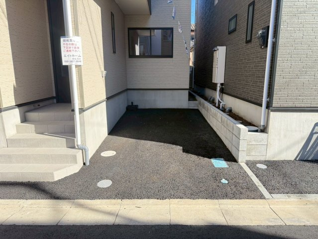 川口市柳崎　第９　1号棟の駐車場|駐車場に車を止められます