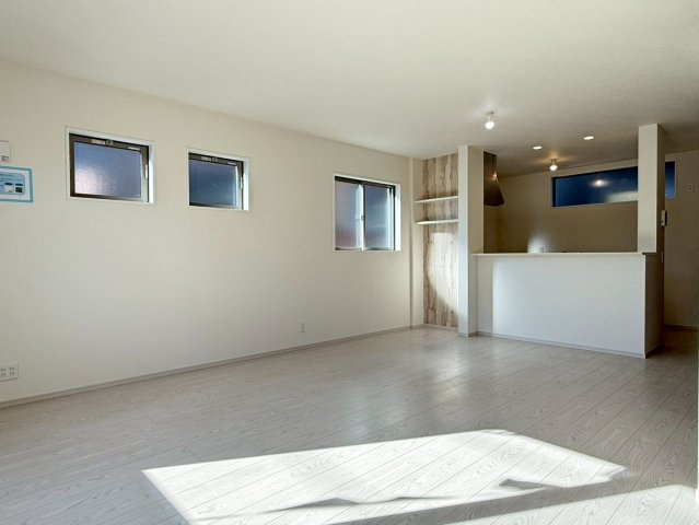 川口市柳崎2期　新築一戸建て　1号棟の居間・リビング|おしゃれな居間です