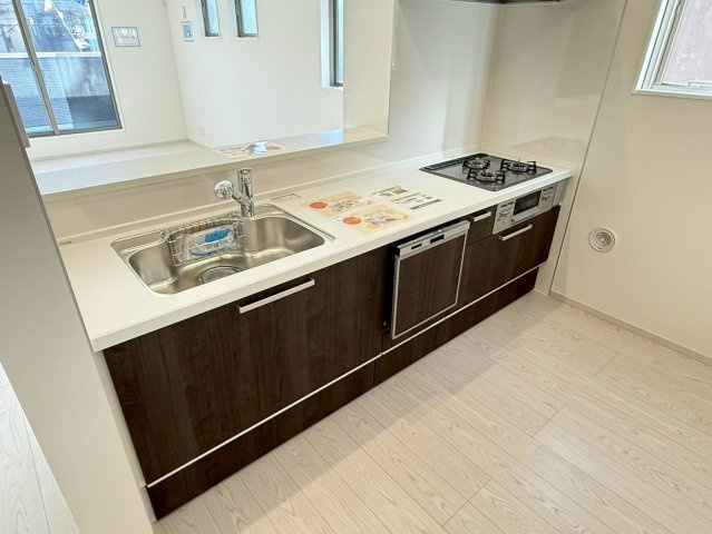 川口市柳崎2期　新築一戸建て　1号棟のキッチン|お料理しやすいキッチンです