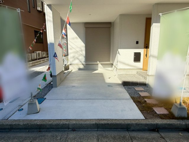 川口市柳崎2期　新築一戸建て　1号棟の駐車場|車をお持ちの方に嬉しい駐車場付きの物件です