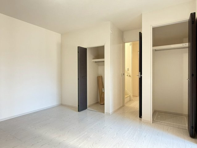 川口市柳崎2期　新築一戸建て　2号棟の収納|便利な収納スペースです