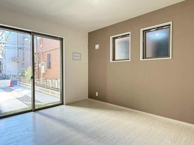 川口市柳崎2期　新築一戸建て　2号棟の洋室|広々とした洋室です