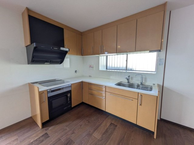 【キッチン】 | 福津市星ヶ丘　戸建て | L字型のキッチンは作業スペースが広くて、お料理好きにもきっと満足していただけます