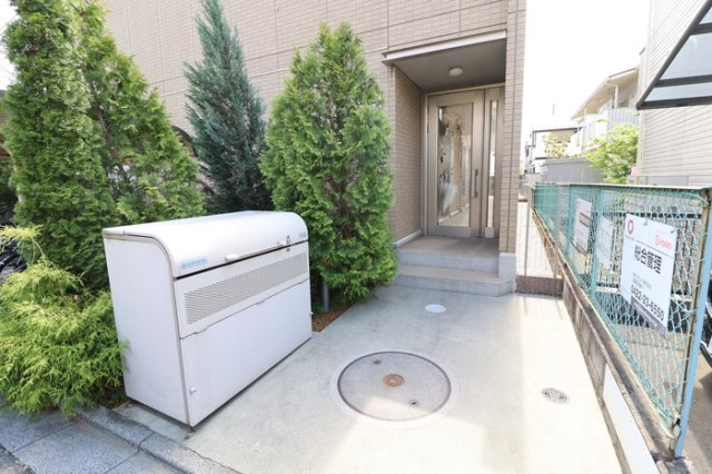 ソレイユ東野のエントランス