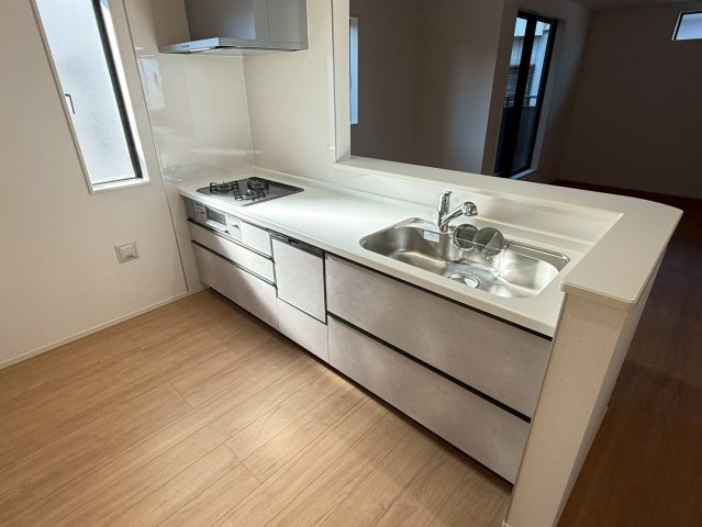 川口市芝西2期　新築一戸建て　2号棟のキッチン|きれいなキッチンです