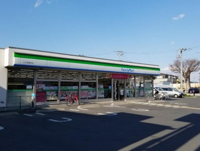ファミリーマート川口芝高木店 徒歩13分。 1000m