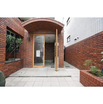 【エントランス】 | 三番館竹下 | エントランス