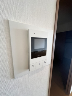 ★来客者を確認できるTVモニター付きドアホン★