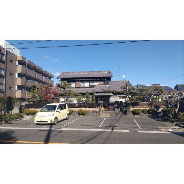 岐阜市柳津町宮東２丁目の駐車場の駐車場