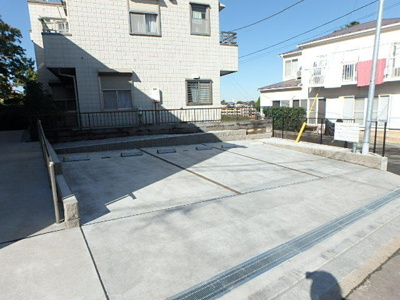 敷地内駐車場（要空き確認　台数制限有）