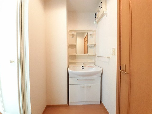 グレイナＣの洗面所|脱衣スペースもあります