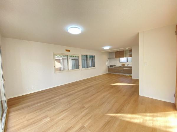 【居間・リビング】 | 須磨区東白川台4丁目　中古戸建