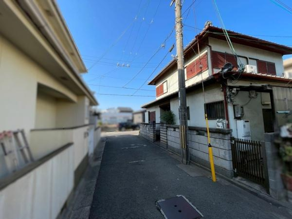 和歌山市松江東4丁目　中古戸建の前面道路含む現地写真