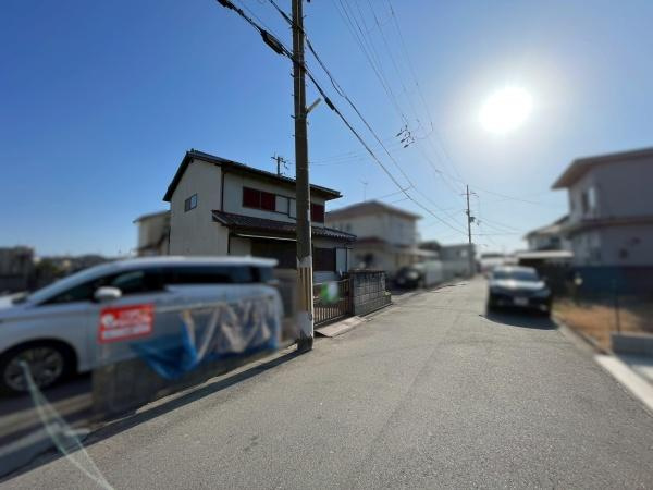 和歌山市松江東4丁目　中古戸建の前面道路含む現地写真