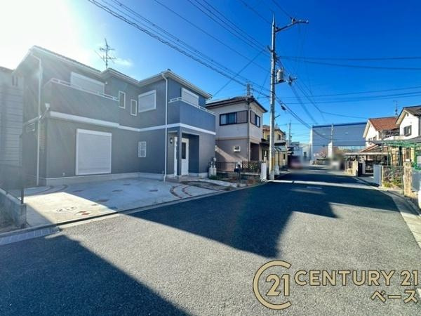 大和郡山市池沢町　一戸建の前面道路含む現地写真