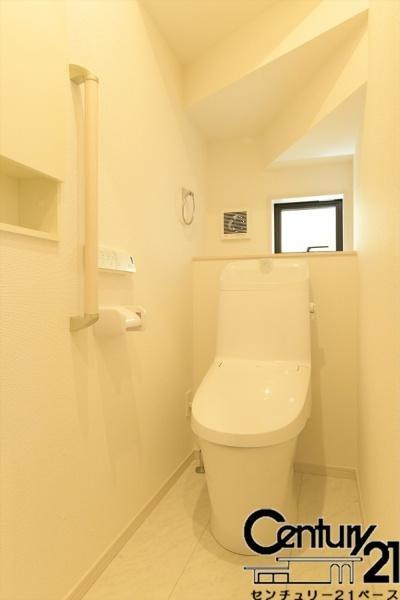 橿原市東坊城町の新築一戸建の内観：施工例|■１階・２階共にウォシュレット付きです！■
