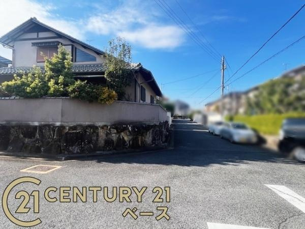 奈良市東登美ヶ丘５丁目の売地の前面道路含む現地写真