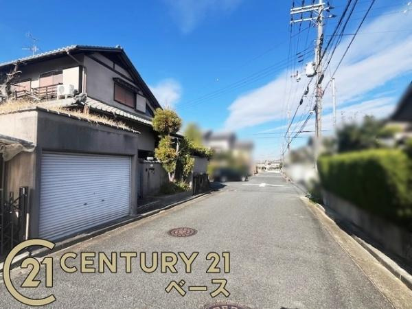 奈良市東登美ヶ丘５丁目の売地の前面道路含む現地写真