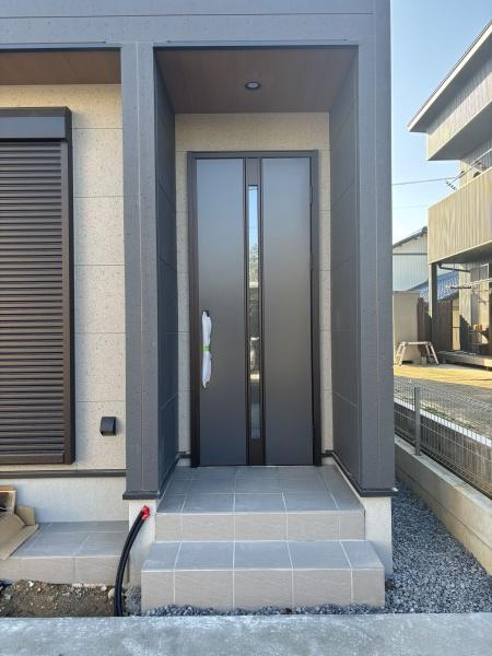 豊田市小川町　全2棟・1号棟の玄関|訪れる人を心地よく迎え入れます。