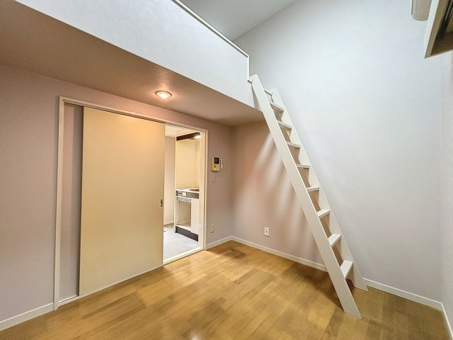 シンワハイツの洋室