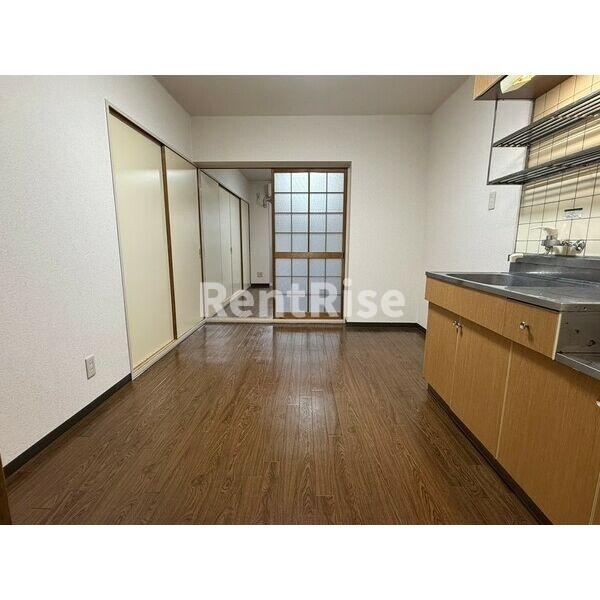 サンライズアサノの居間・リビング