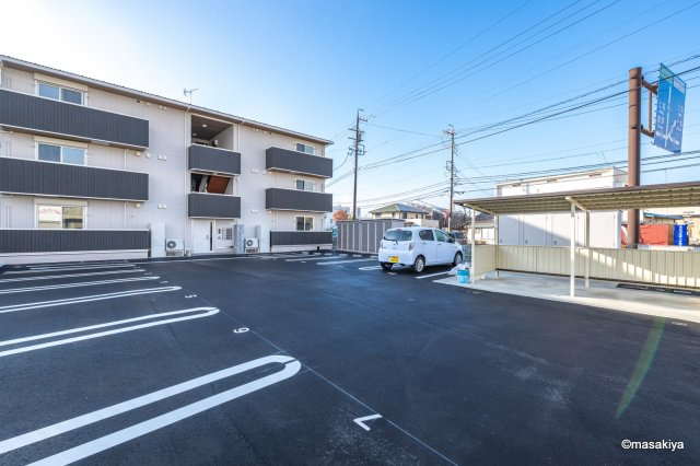 トリシア東和田　W（西）棟の駐車場