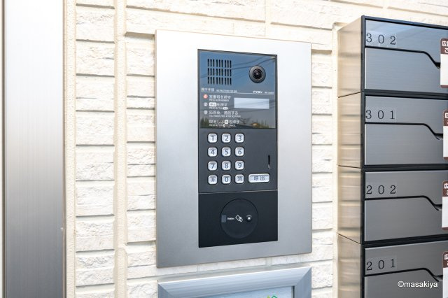 トリシア東和田　W（西）棟のエントランス