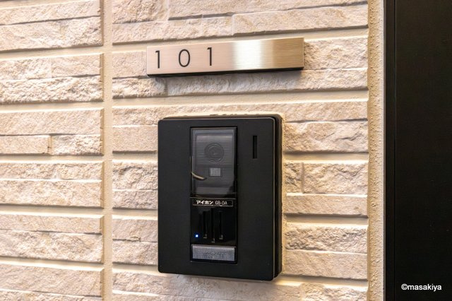 トリシア東和田　W（西）棟のエントランス