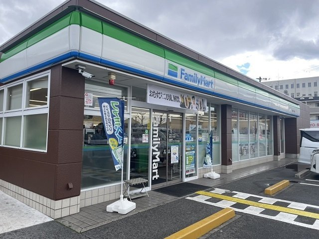 メゾン　モナムール　Ⅰの周辺|ファミリーマート下木田店様まで450m