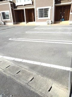 ＹＲ　ビサイドの駐車場