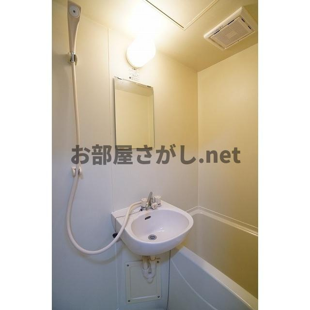 ラプラス坂下２の浴室|バス