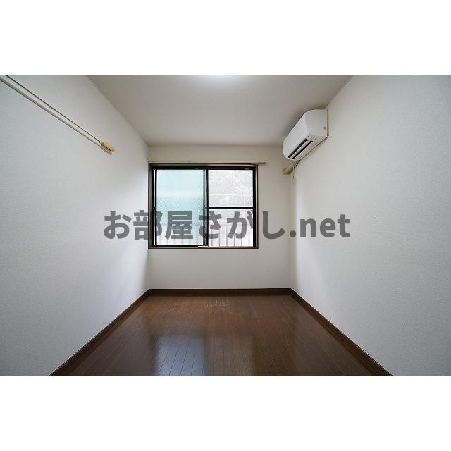 ラプラス坂下２の居間・リビング|洋室