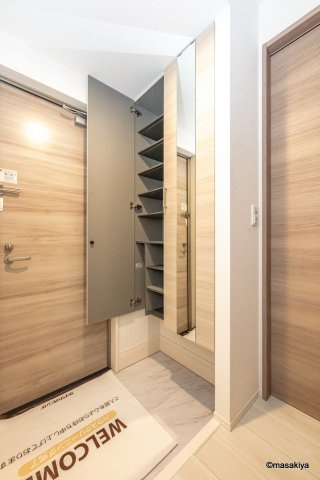 トリシア東和田　E（東）棟の玄関