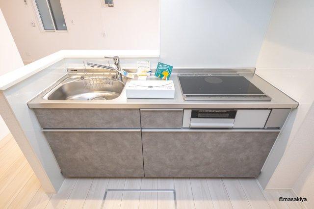 トリシア東和田　E（東）棟のキッチン