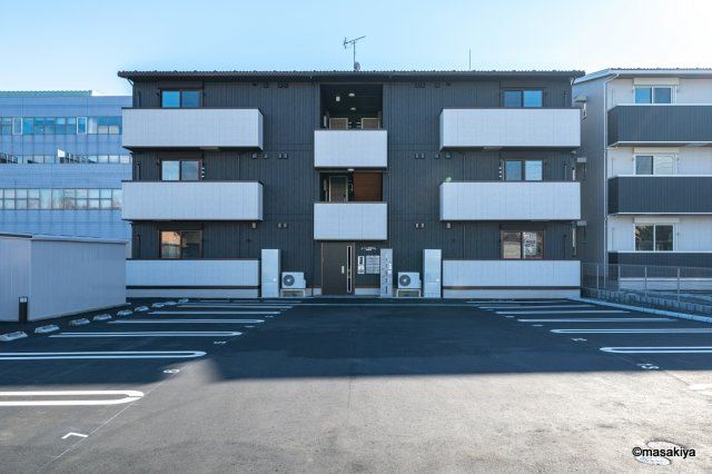 トリシア東和田　E（東）棟の外観