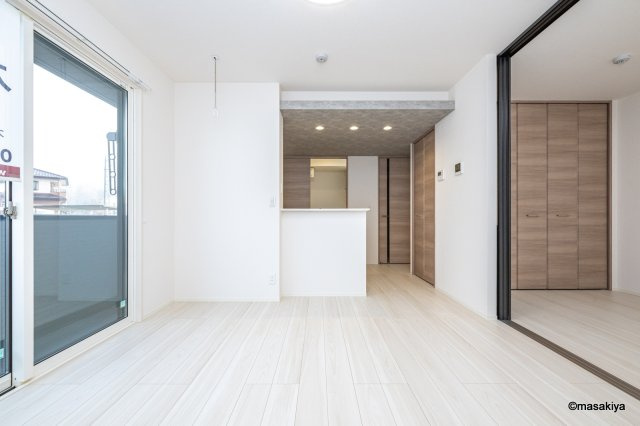 トリシア東和田　E（東）棟の居間・リビング