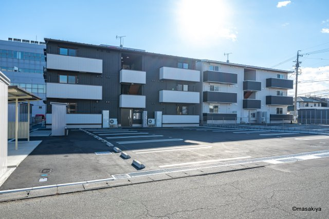 トリシア東和田　E（東）棟の外観