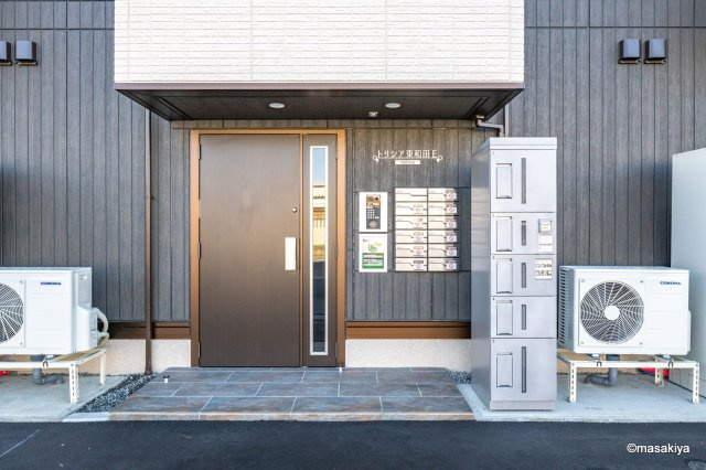 トリシア東和田　E（東）棟のエントランス