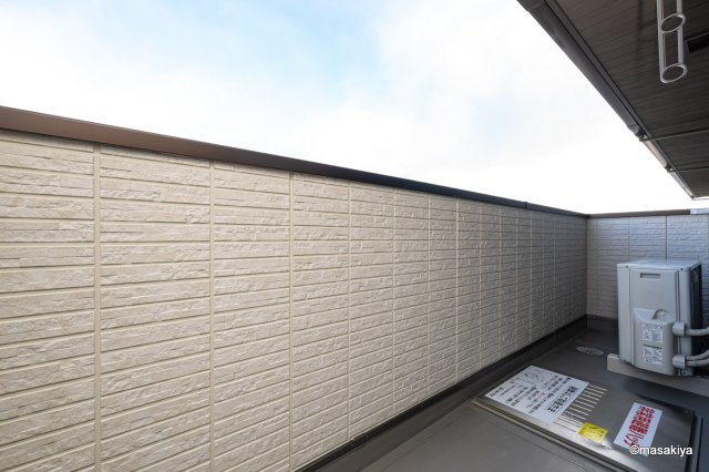 トリシア東和田　E（東）棟のバルコニー