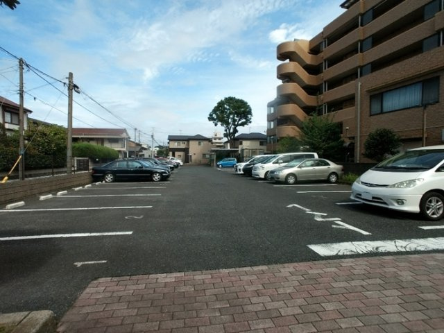 ヒロ末広の駐車場