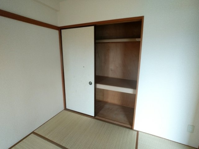 ヒロ末広の和室