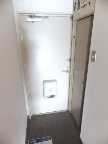 南八幡ガーデンビレッジの玄関