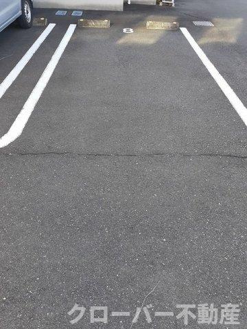 サン・フィールド　ⅡＢの駐車場