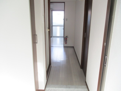 【玄関】 | ナチュライフ北斗 | ※写真は別のお部屋を使用しています。