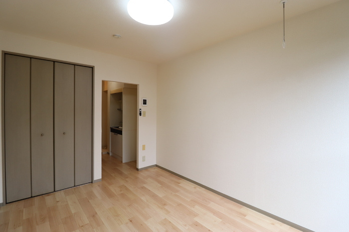 ヴェルドミールの洋室