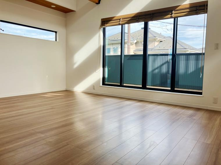 鵠沼桜が岡戸建の内装